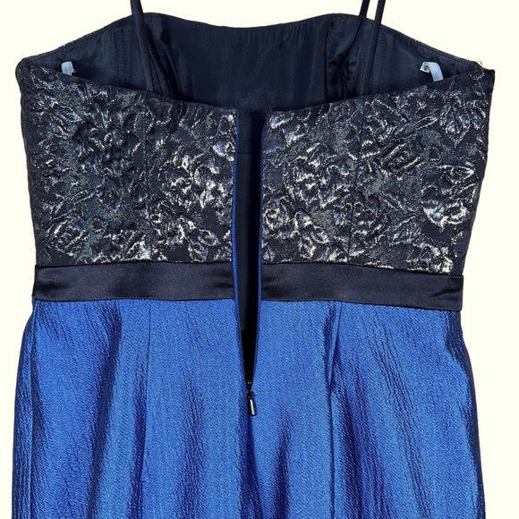 Kay Unger Women’s Silk Blend Textured Cocktail Dress With Spaghetti Straps 2 EUC - Picture 10 of 14